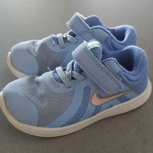 Nike girls size 8c tennis shoes
